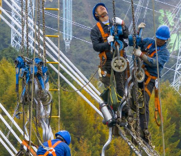 手扳葫蘆助力川渝特高壓高空架線提速